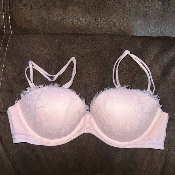 Victoria's Secret Other - NWOT Victoria's Secret Light Pink Lace Bra